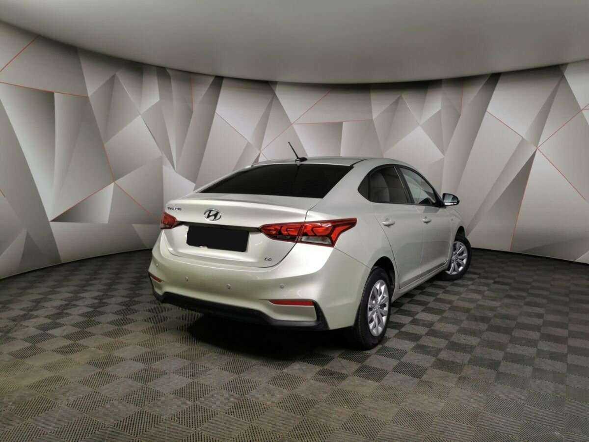 Купить Hyundai Solaris с пробегом. Фото: #1