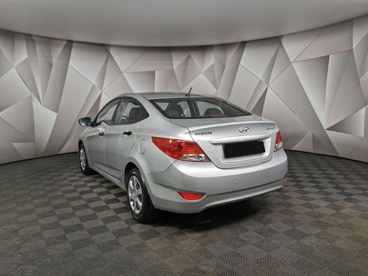 Купить Hyundai Solaris с пробегом. Фото: #3
