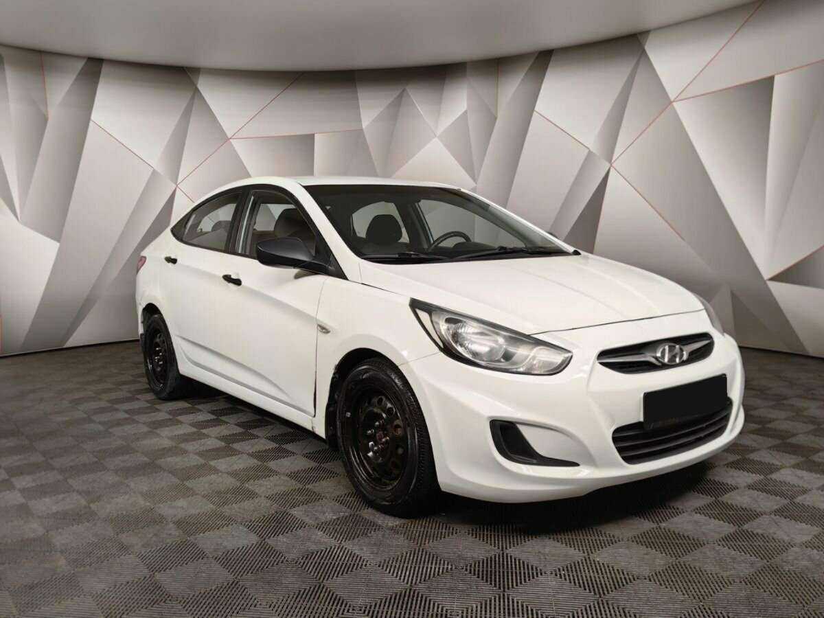 Купить Hyundai Solaris с пробегом. Фото: #2