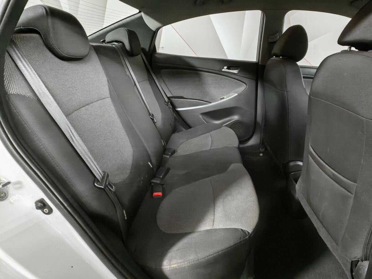 Купить Hyundai Solaris с пробегом. Фото: #11