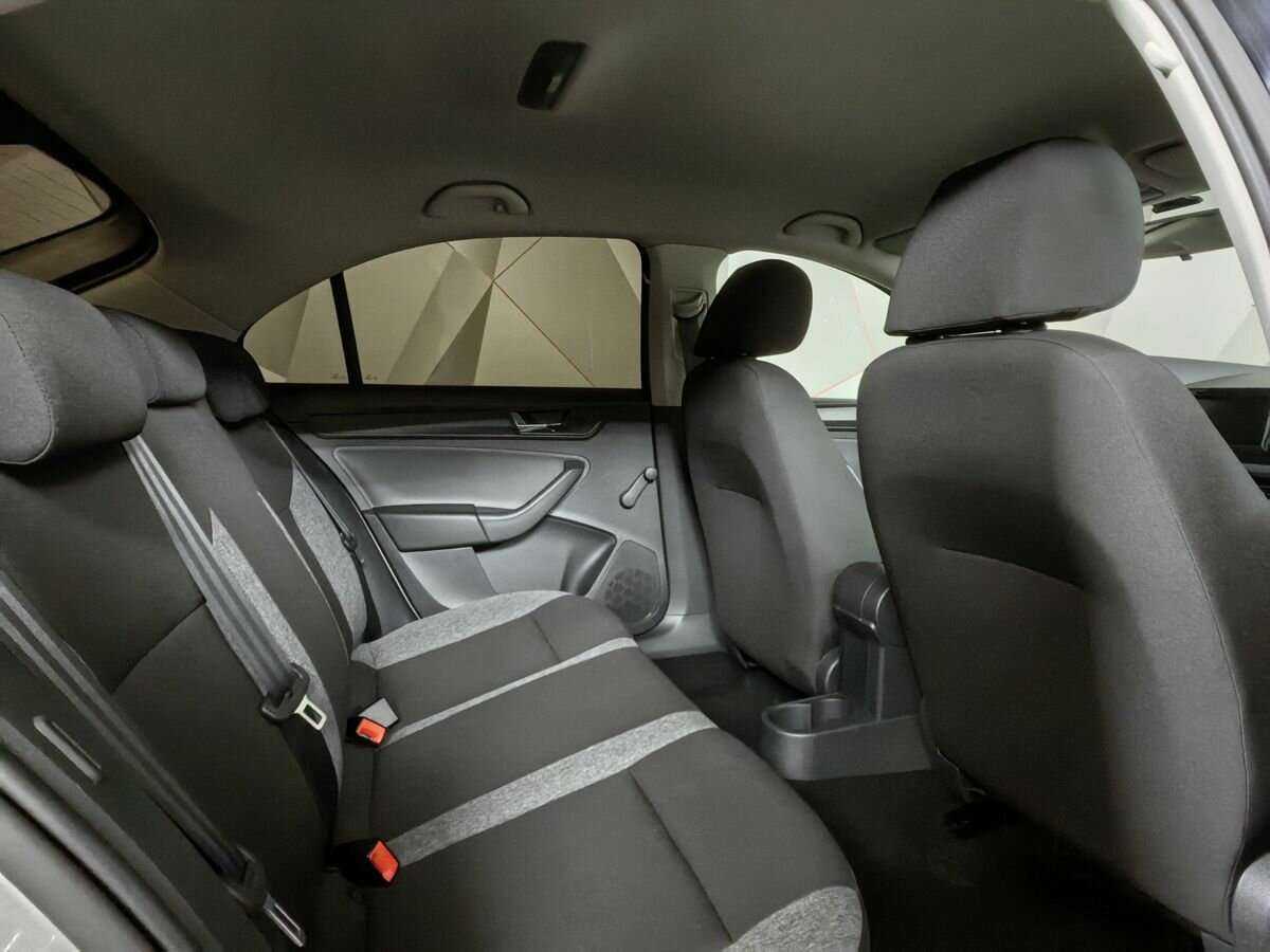 Купить Skoda Rapid с пробегом. Фото: #11
