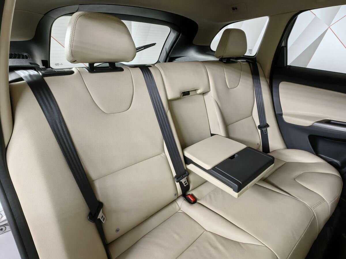 Купить Volvo XC60 с пробегом. Фото: #12