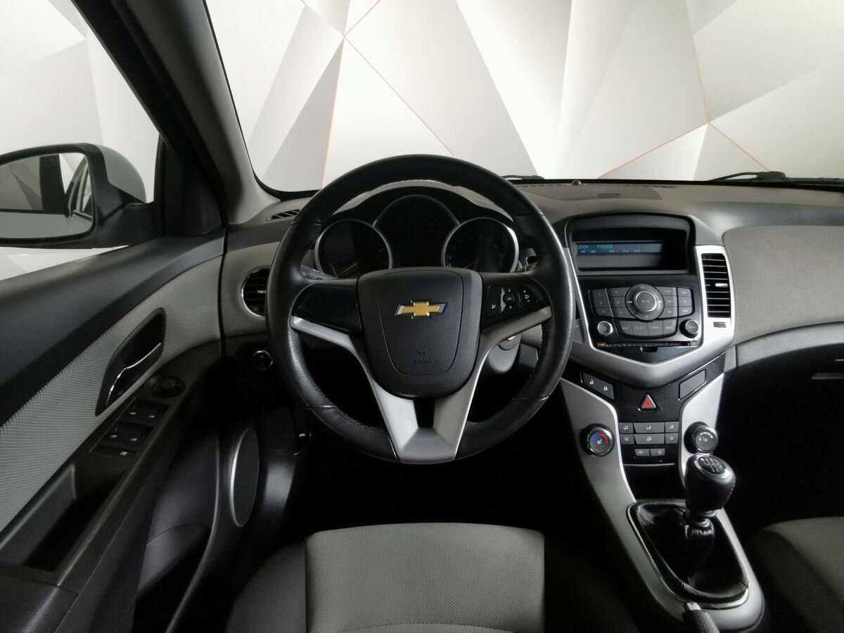 Купить Chevrolet Cruze с пробегом. Фото: #14