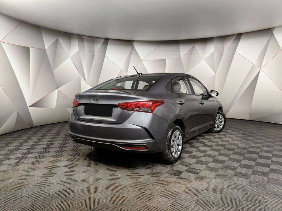 Купить Hyundai Solaris с пробегом. Фото: #1