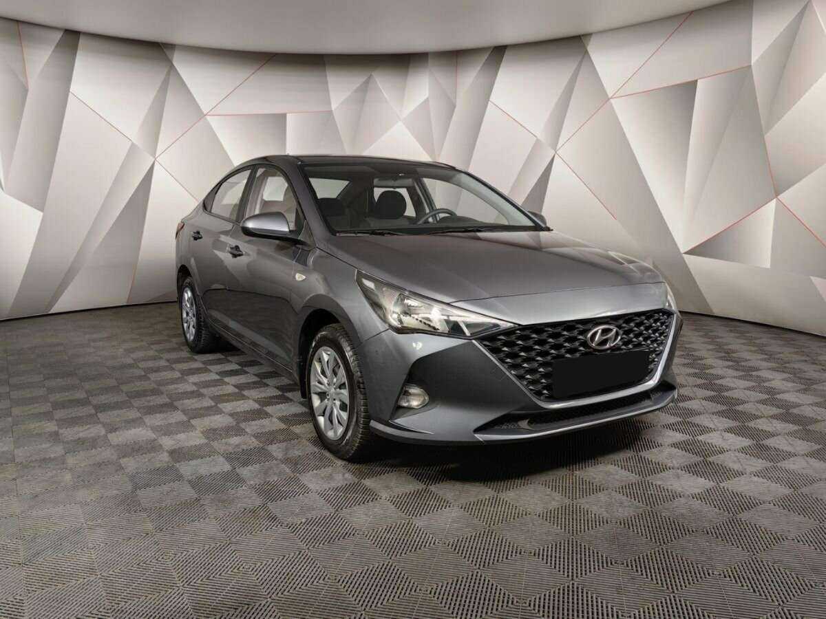 Купить Hyundai Solaris с пробегом. Фото: #2
