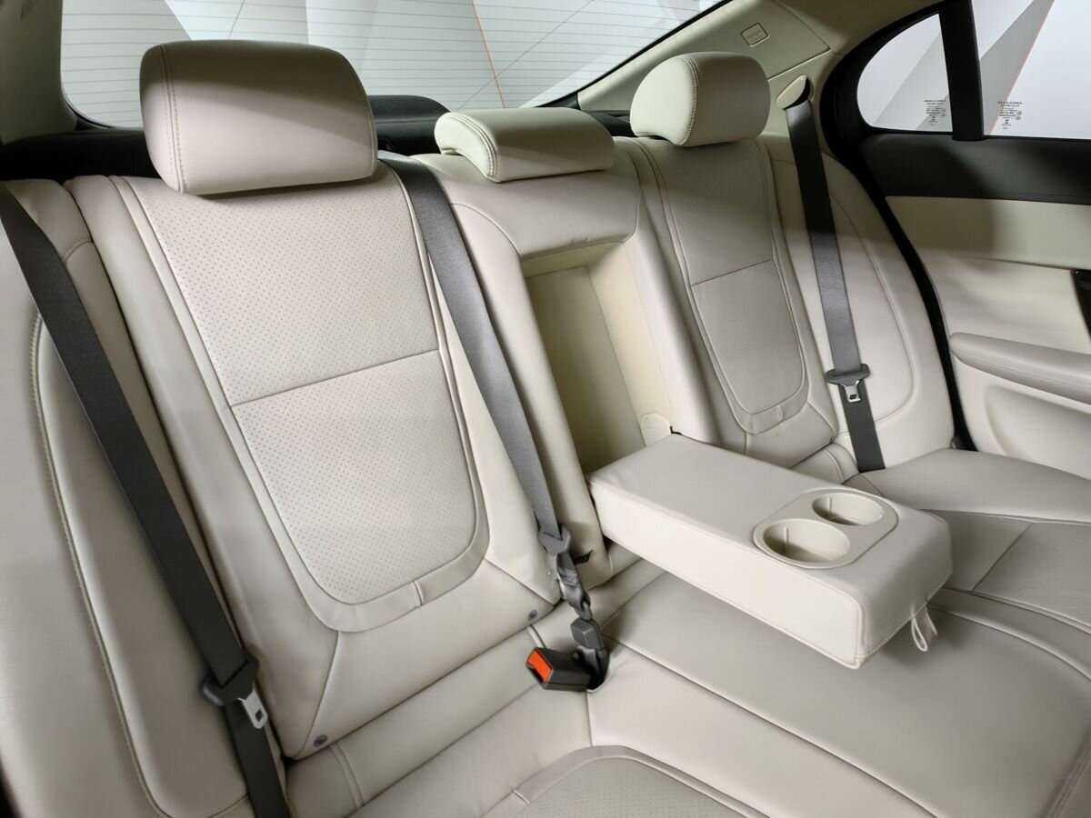 Купить Jaguar XF с пробегом. Фото: #12