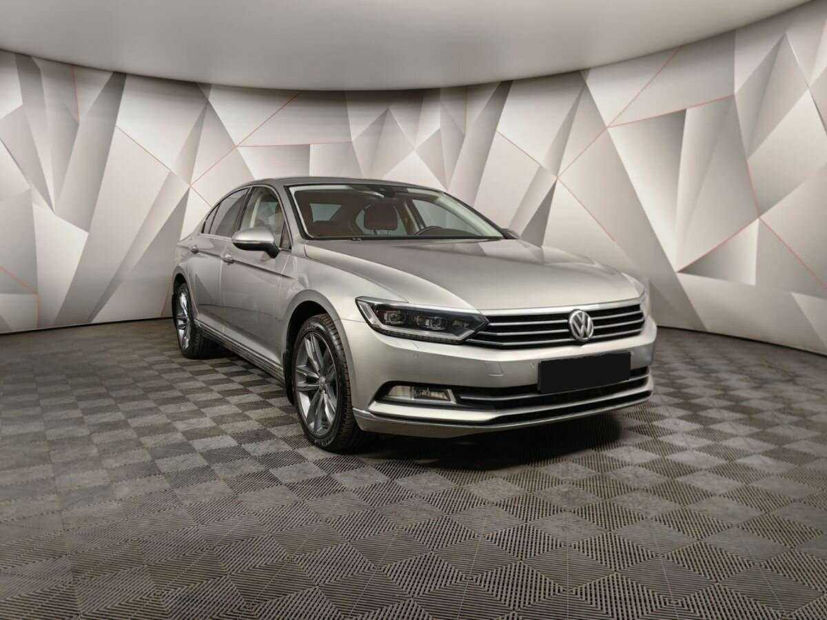 Купить Volkswagen Passat с пробегом. Фото: #2