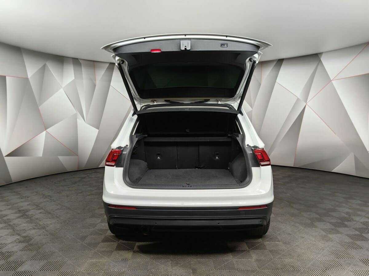 Купить Volkswagen Tiguan с пробегом. Фото: #17