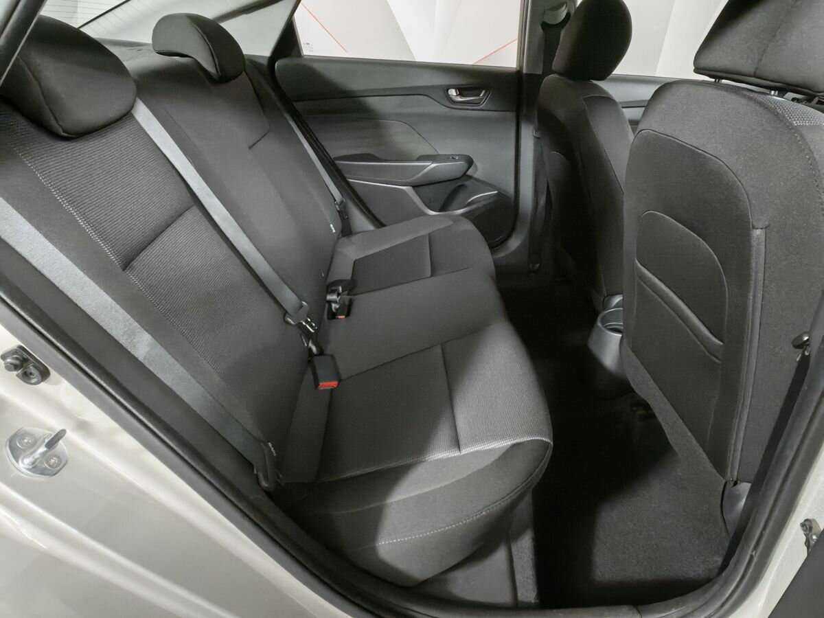 Купить Hyundai Solaris с пробегом. Фото: #9