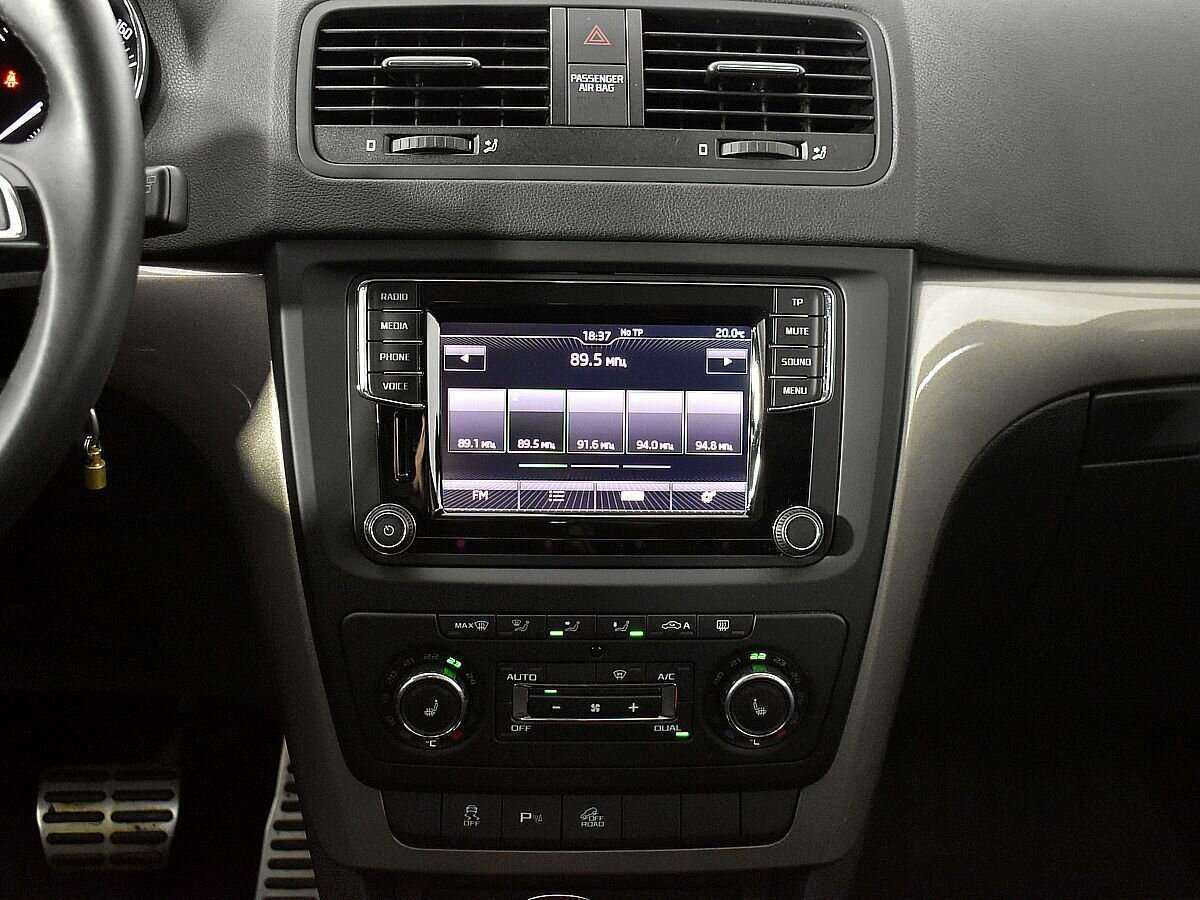 Купить Skoda Yeti с пробегом. Фото: #14