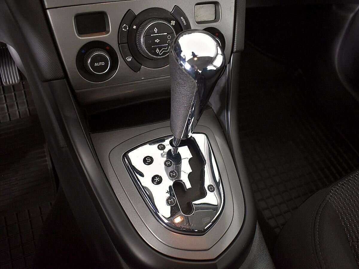 Купить Peugeot 408 с пробегом. Фото: #14