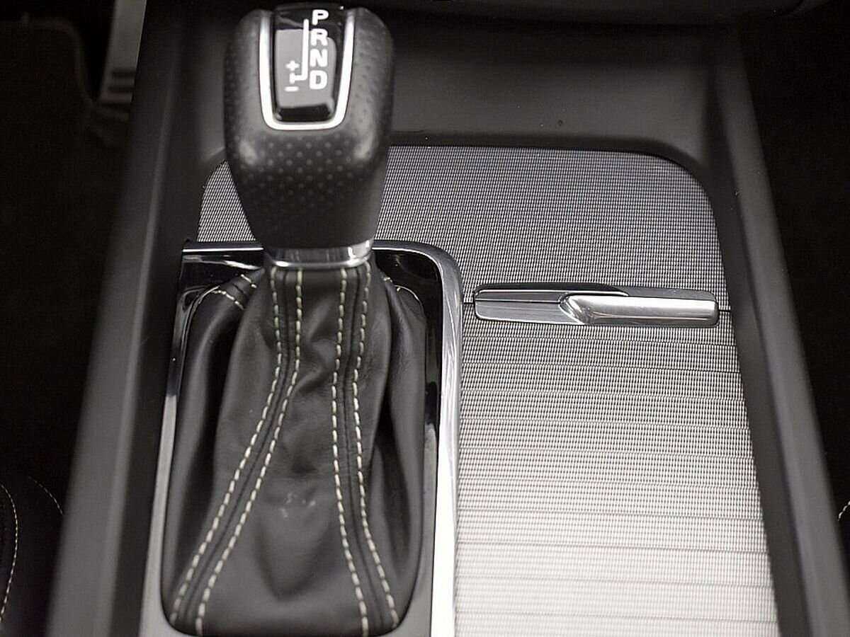 Купить Volvo XC60 с пробегом. Фото: #16