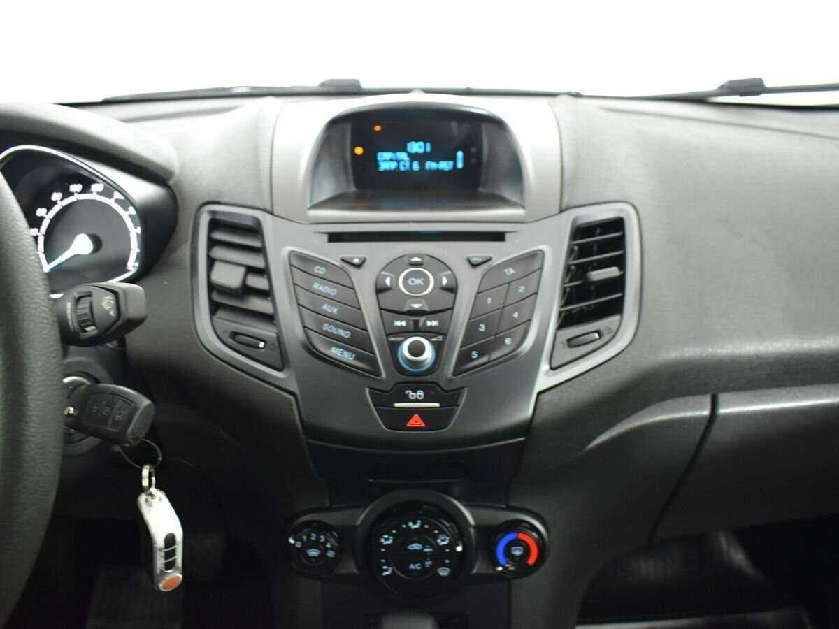 Купить Ford Fiesta с пробегом. Фото: #10