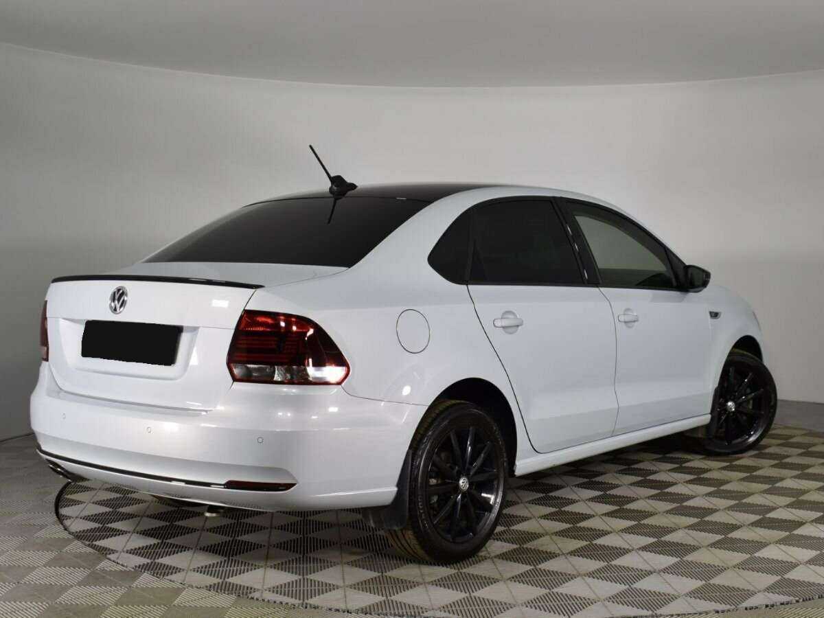 Купить Volkswagen Polo с пробегом. Фото: #1