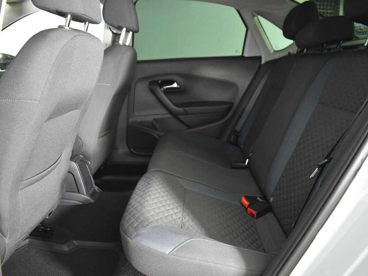 Купить Volkswagen Polo с пробегом. Фото: #14