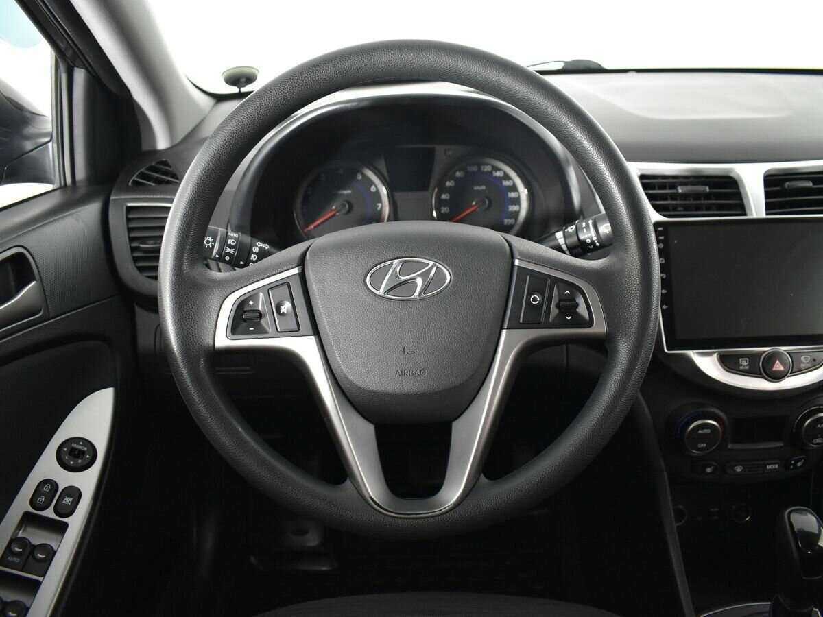 Купить Hyundai Solaris с пробегом. Фото: #9