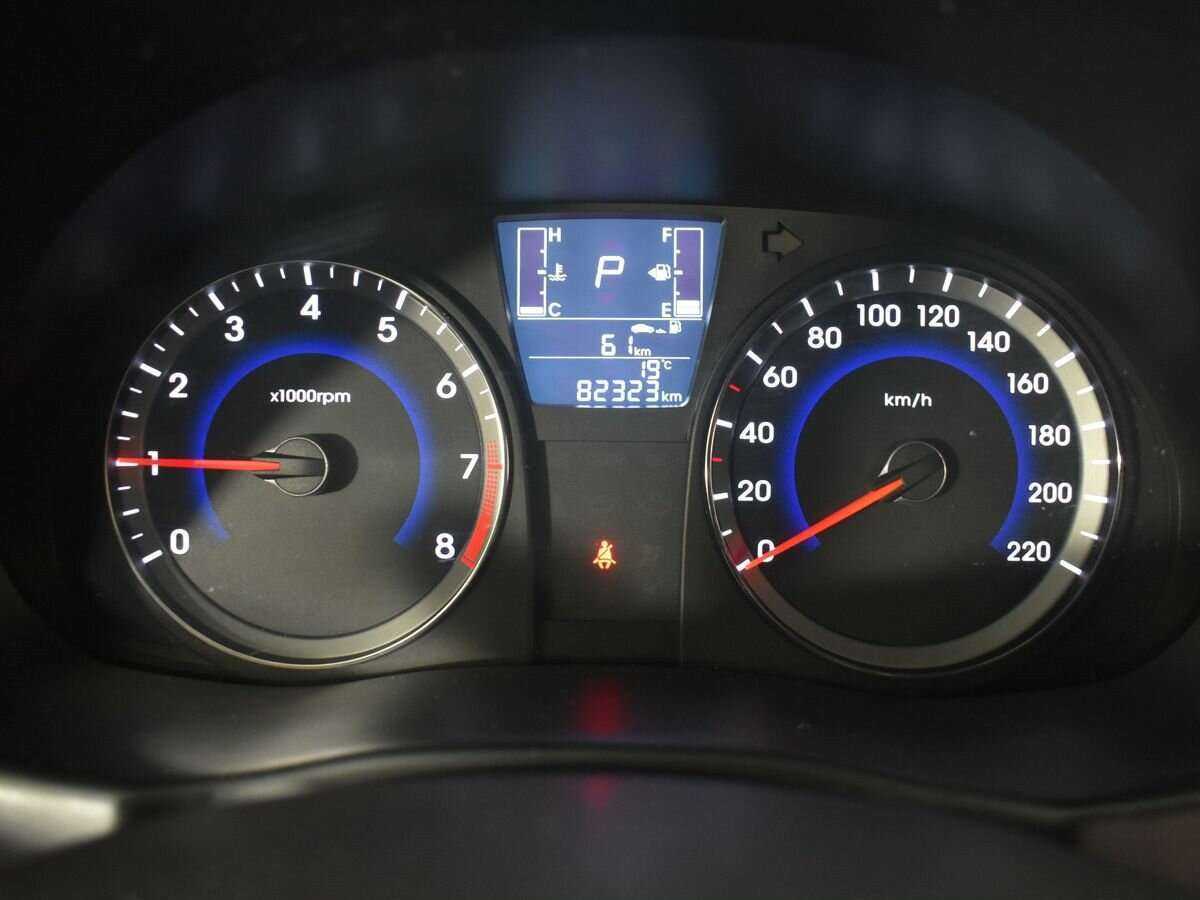 Купить Hyundai Solaris с пробегом. Фото: #10