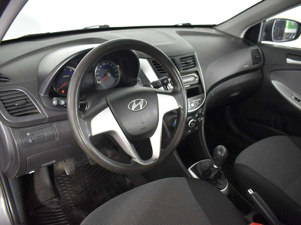 Купить Hyundai Solaris с пробегом. Фото: #8