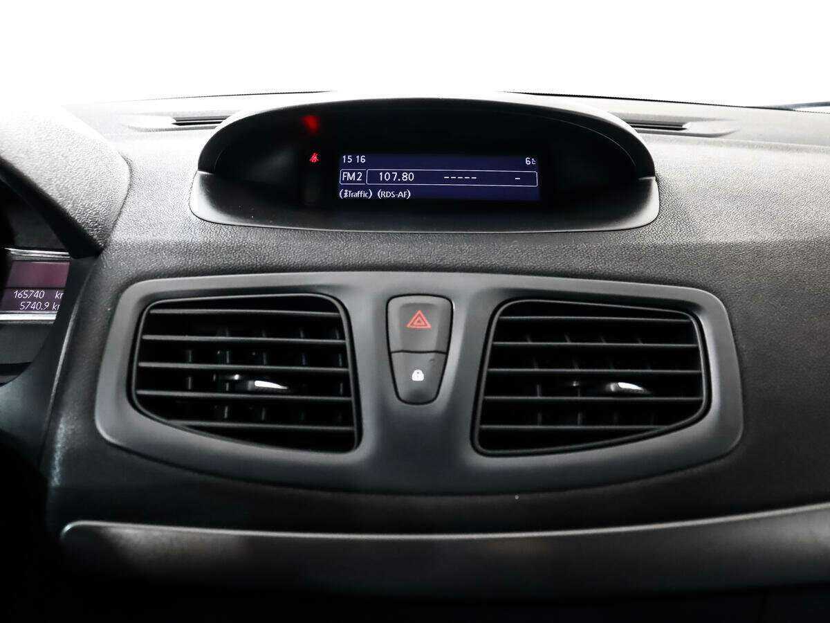 Купить Renault Fluence с пробегом. Фото: #12