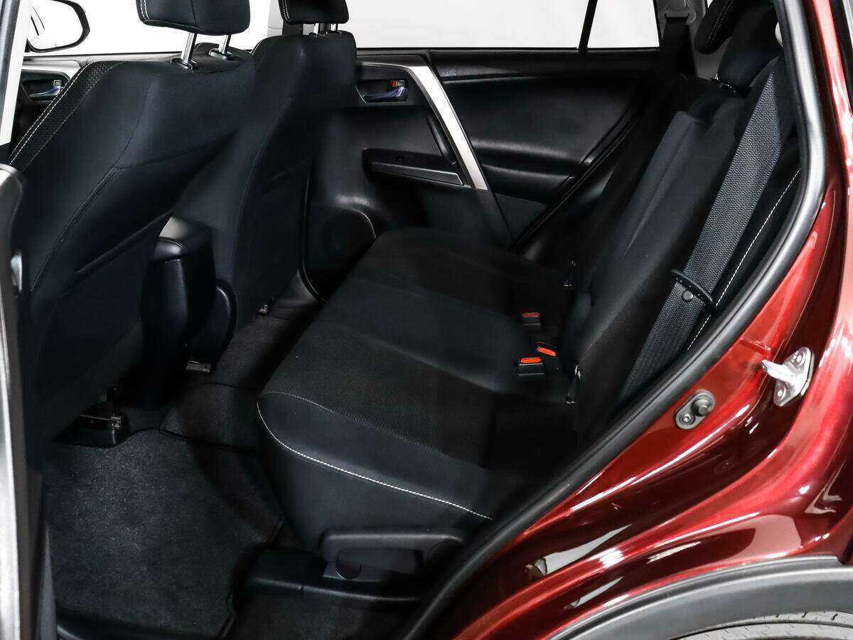 Купить Toyota RAV4 с пробегом. Фото: #9