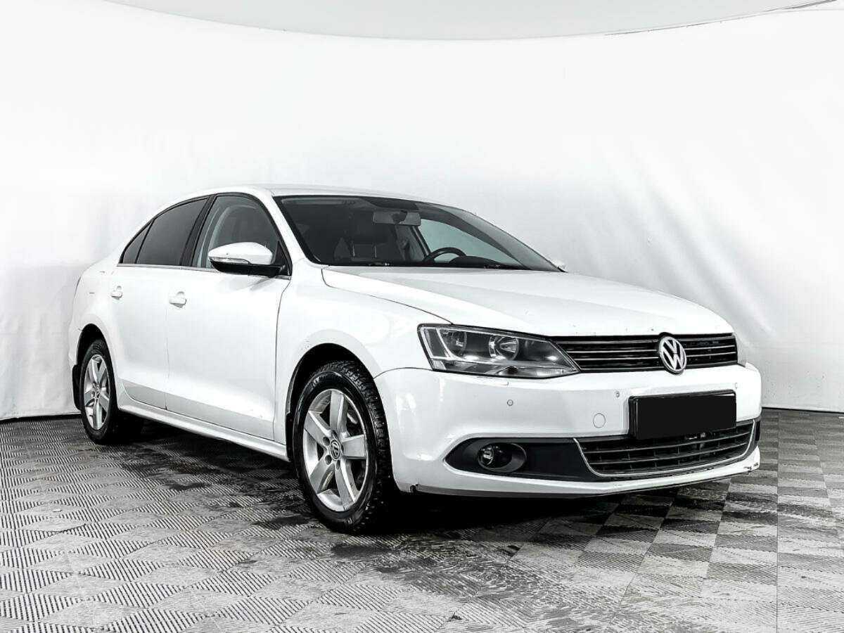 Купить Volkswagen Jetta с пробегом. Фото: #2