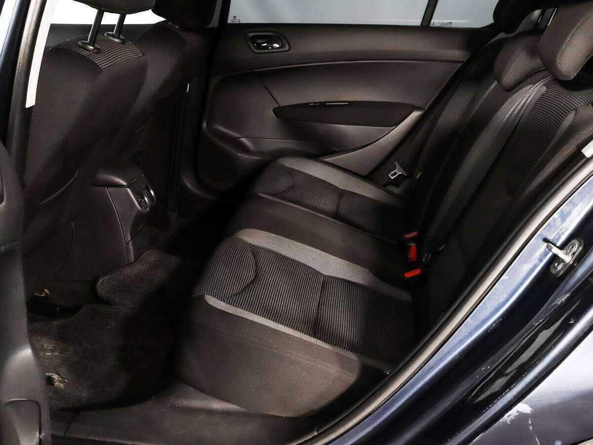 Купить Peugeot 408 с пробегом. Фото: #9