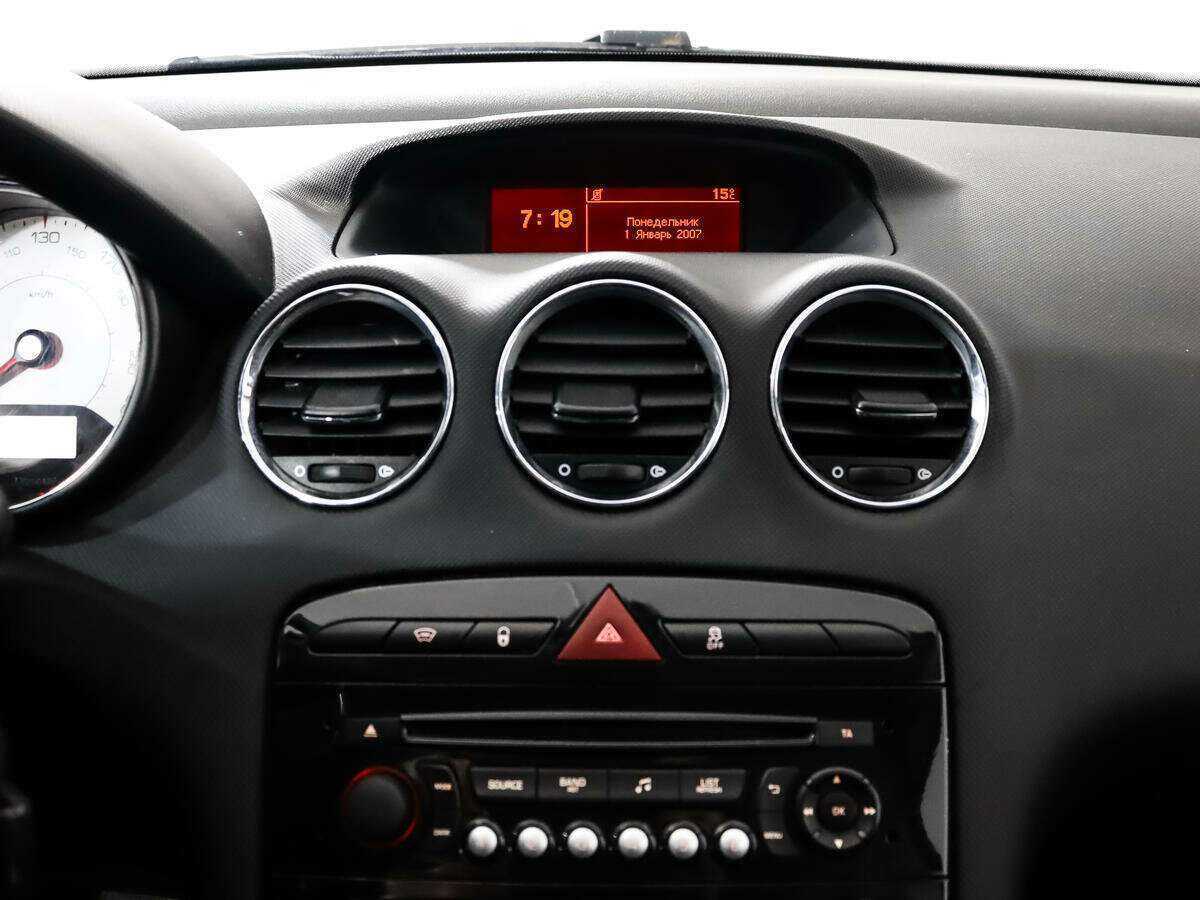 Купить Peugeot 408 с пробегом. Фото: #12