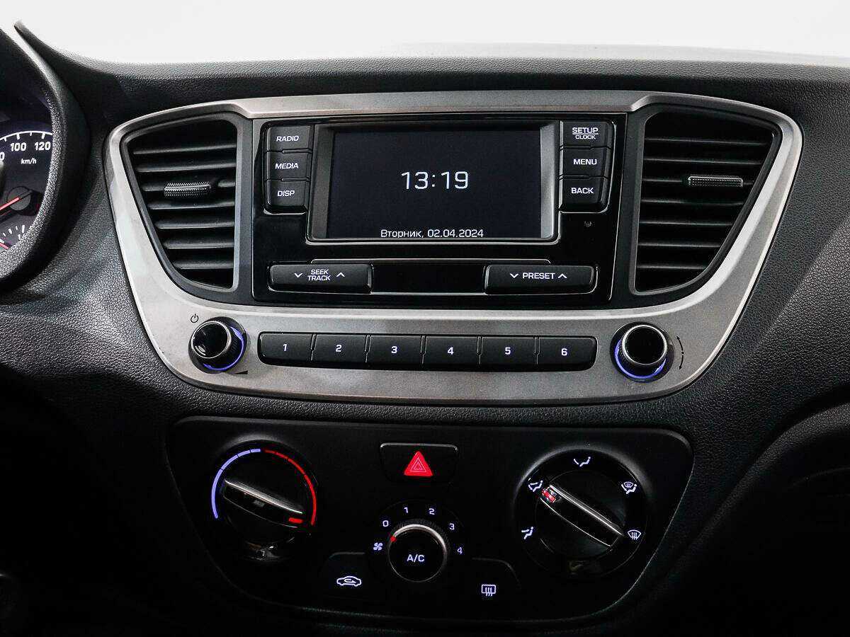 Купить Hyundai Solaris с пробегом. Фото: #10