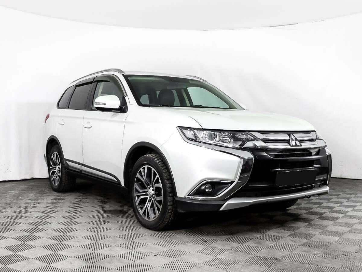 Купить Mitsubishi Outlander с пробегом. Фото: #2