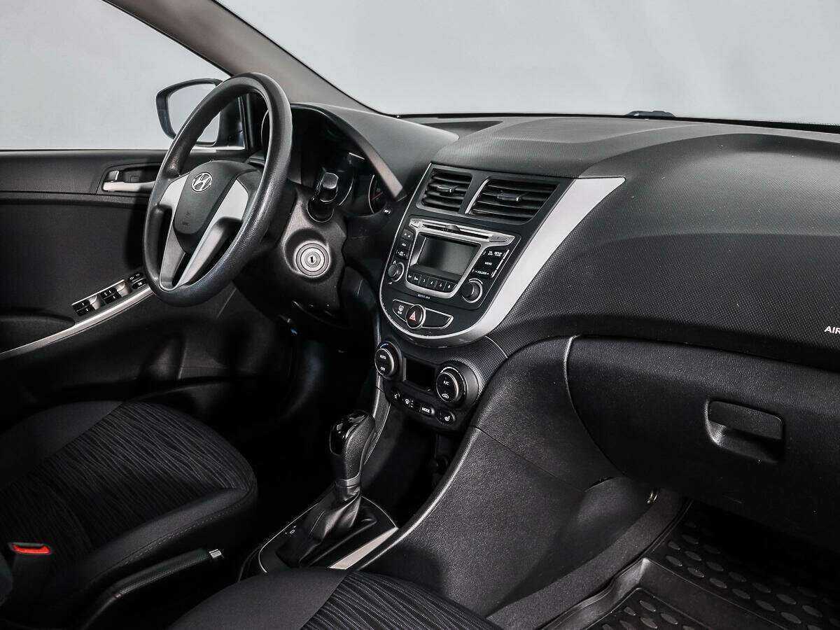 Купить Hyundai Solaris с пробегом. Фото: #10