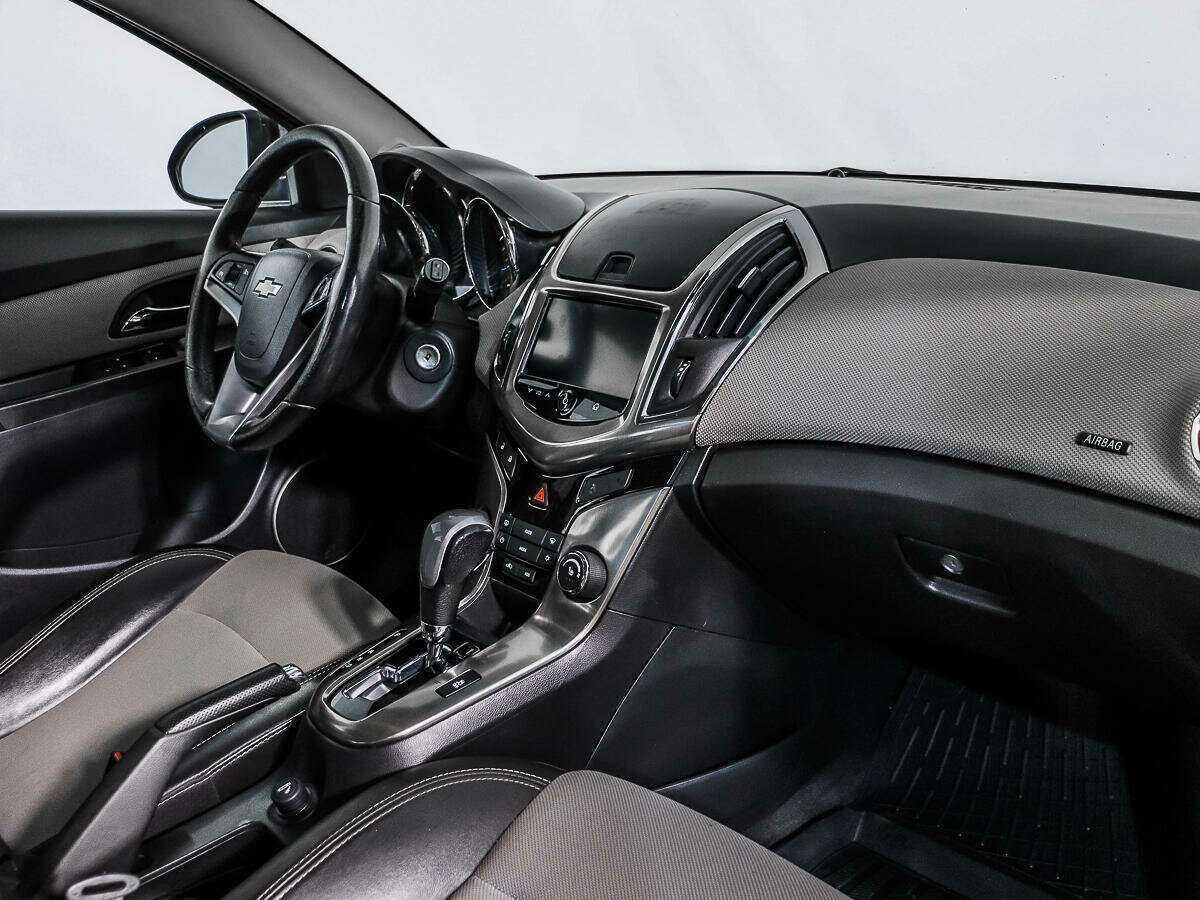Купить Chevrolet Cruze с пробегом. Фото: #10