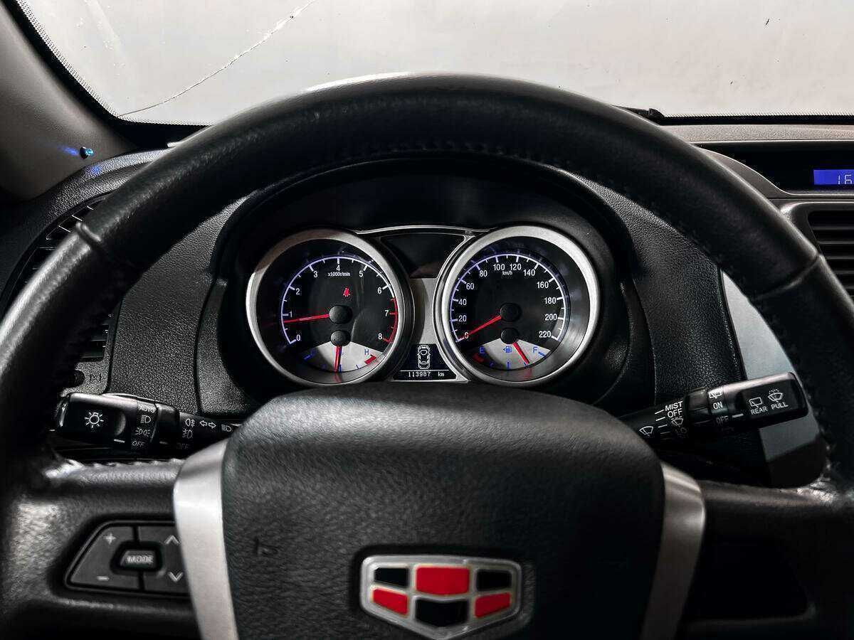 Купить Geely Emgrand X7 с пробегом. Фото: #15