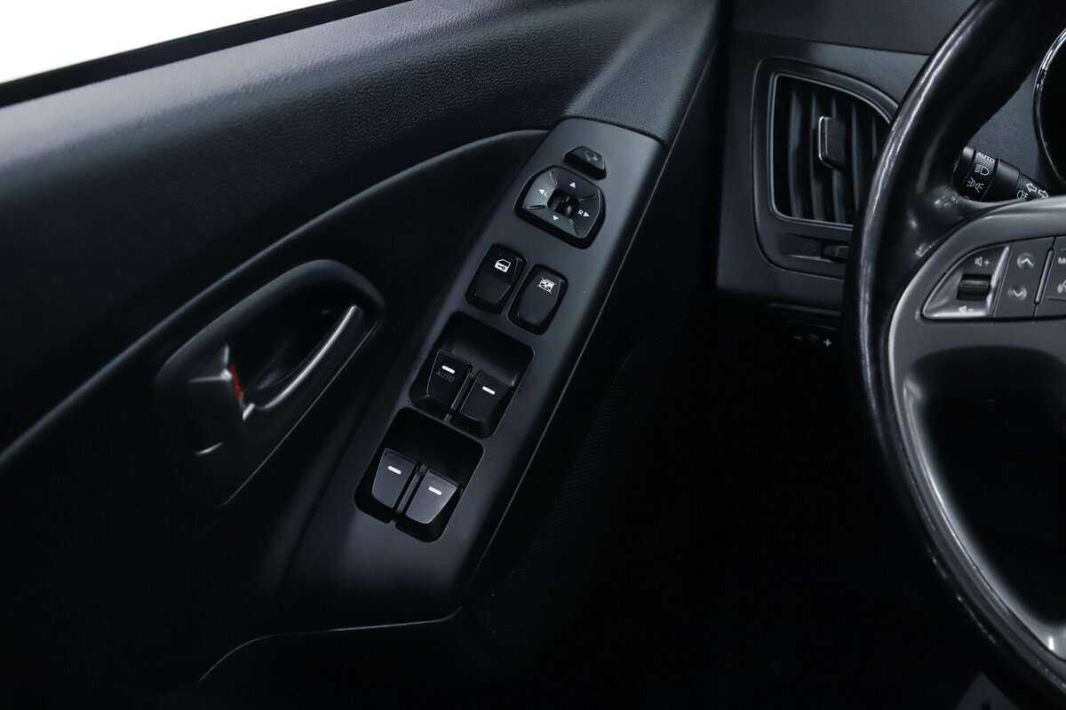 Купить Hyundai ix35 с пробегом. Фото: #9