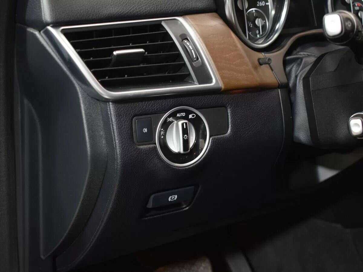 Купить Mercedes-Benz M-Класс с пробегом. Фото: #16