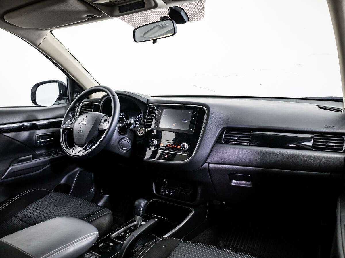 Купить Mitsubishi Outlander с пробегом. Фото: #7