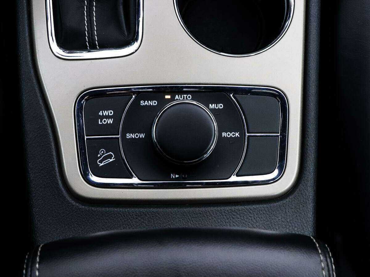 Купить Jeep Grand Cherokee с пробегом. Фото: #12