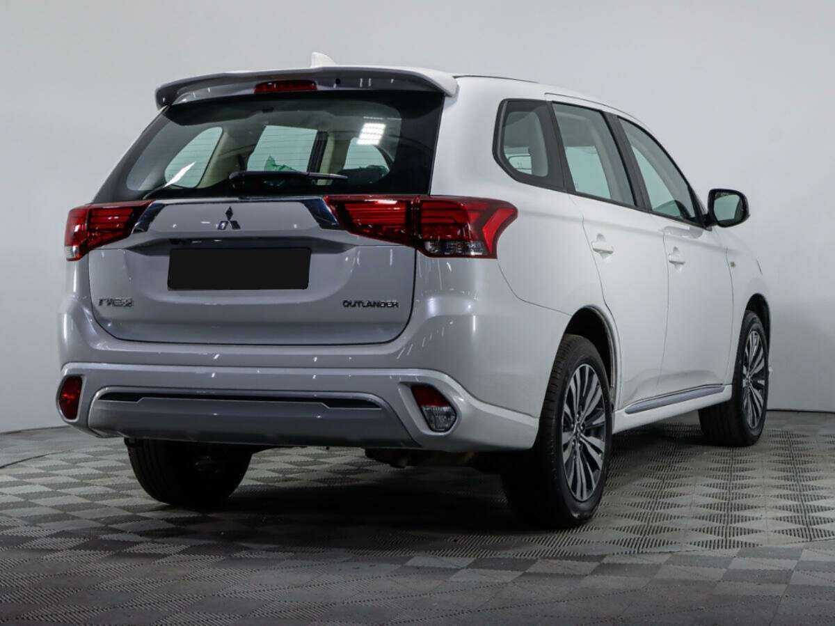Купить Mitsubishi Outlander с пробегом. Фото: #3