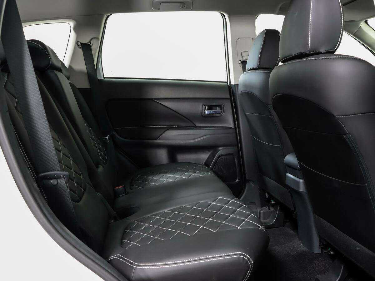 Купить Mitsubishi Outlander с пробегом. Фото: #10