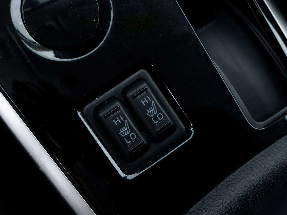 Купить Mitsubishi Outlander с пробегом. Фото: #11