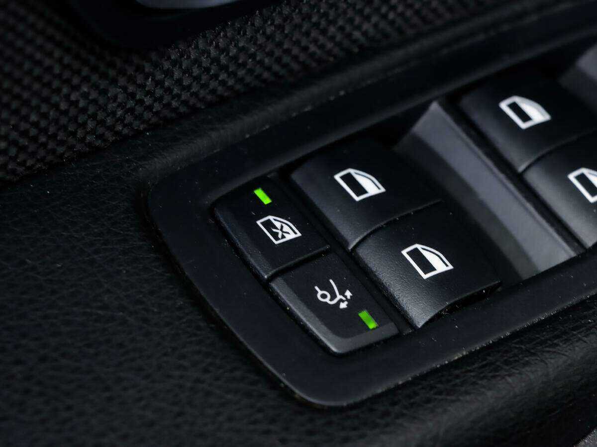 Купить BMW 3 серии с пробегом. Фото: #9