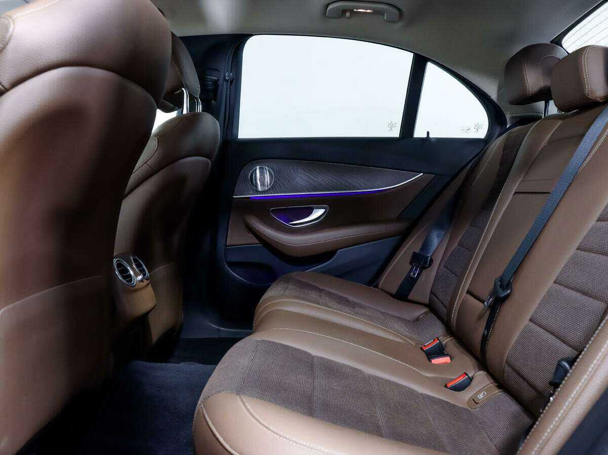 Купить Mercedes-Benz E-Класс с пробегом. Фото: #10