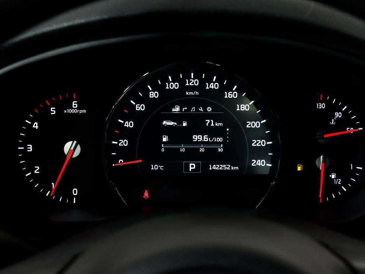 Купить Kia Sorento с пробегом. Фото: #24