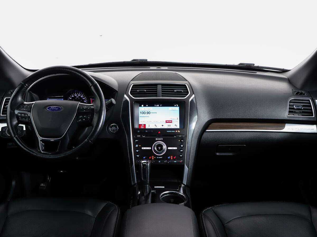 Купить Ford Explorer с пробегом. Фото: #9