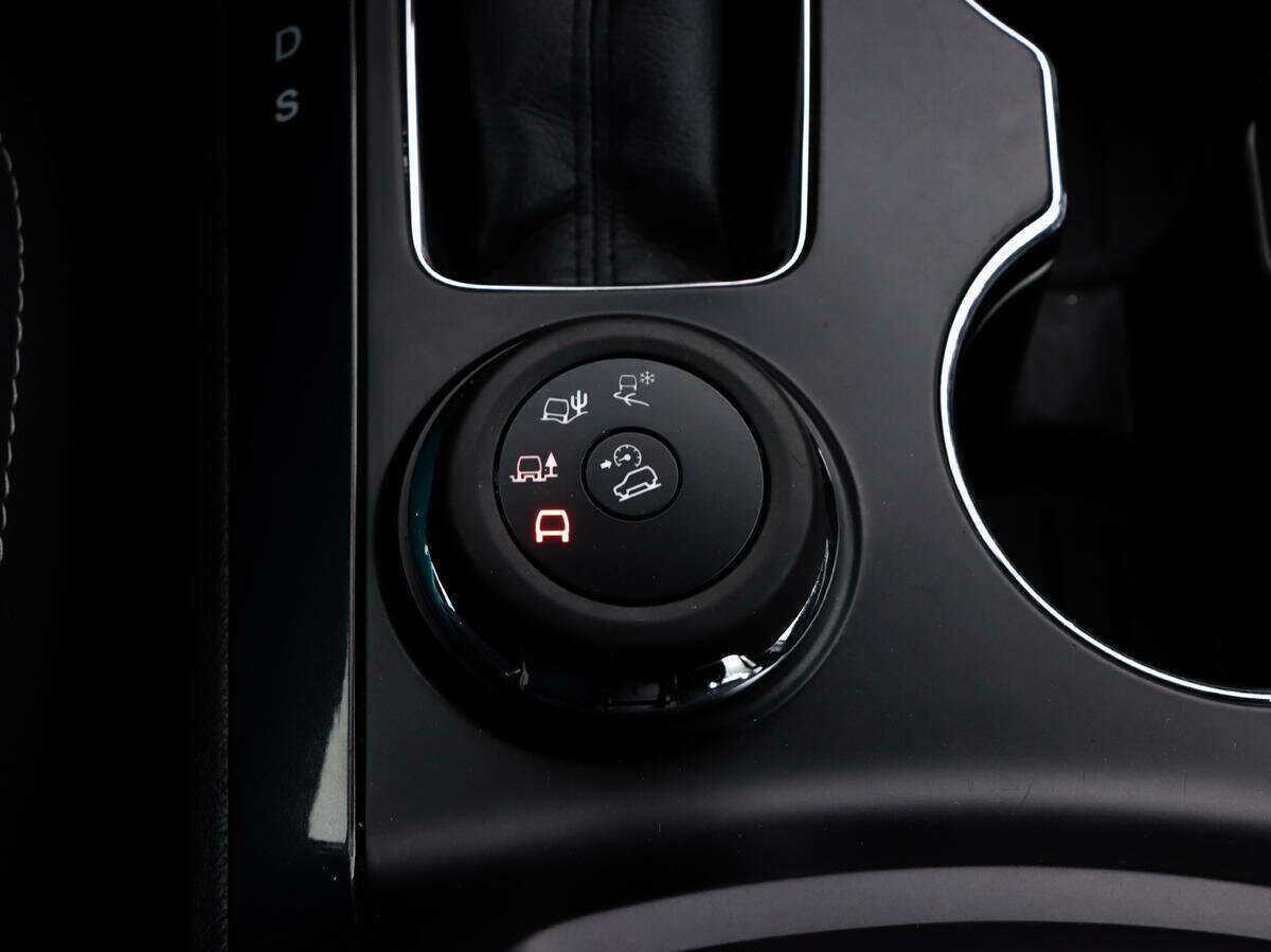 Купить Ford Explorer с пробегом. Фото: #17