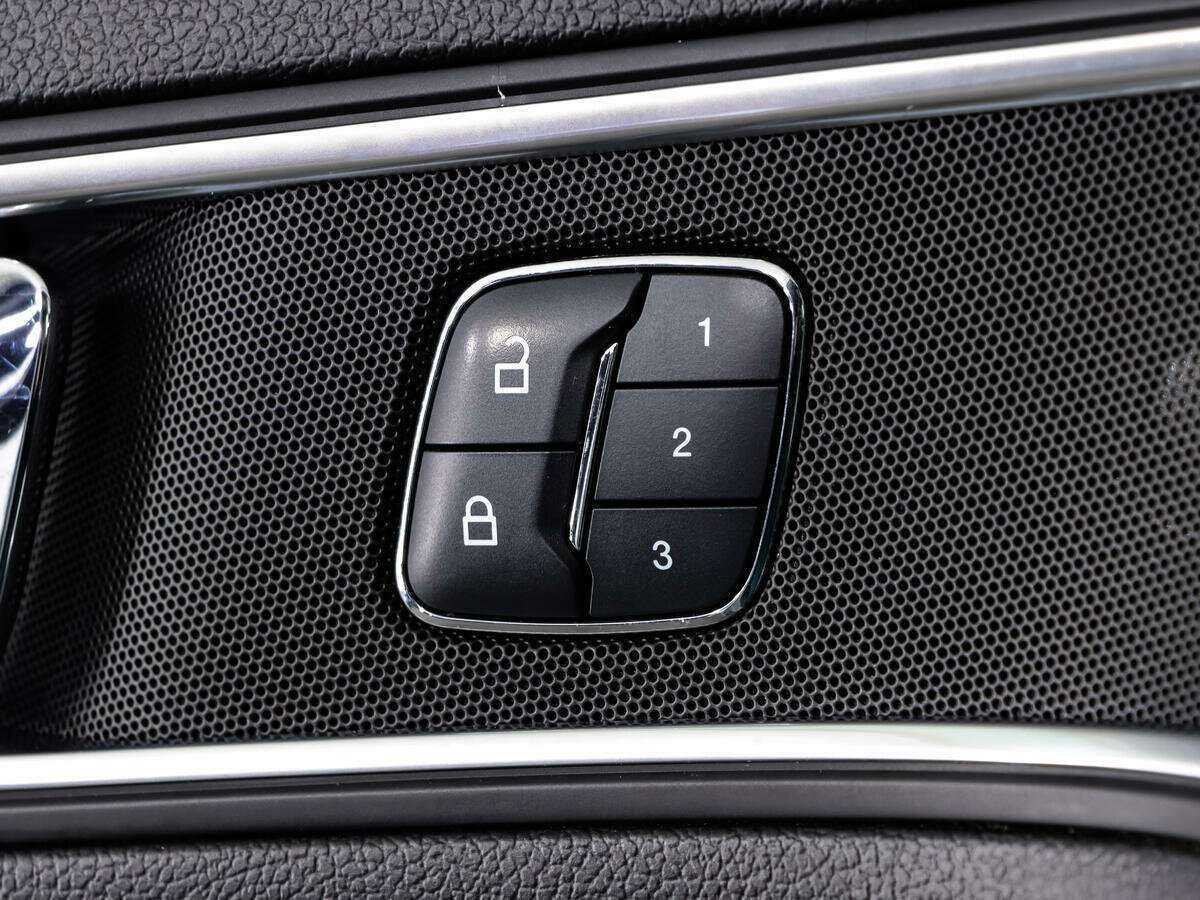 Купить Ford Explorer с пробегом. Фото: #18