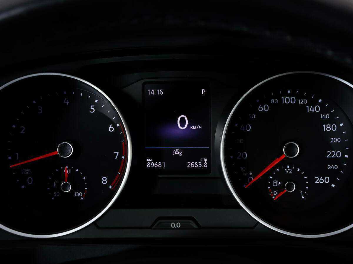 Купить Volkswagen Tiguan с пробегом. Фото: #18