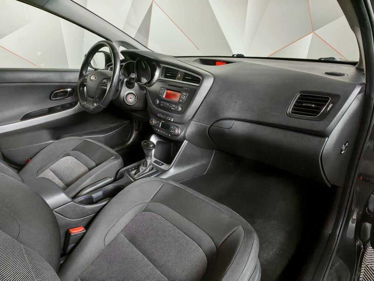 Купить Kia Ceed с пробегом. Фото: #8