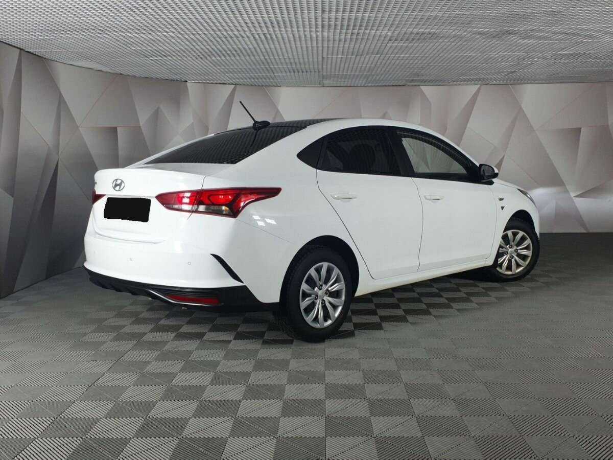 Купить Hyundai Solaris с пробегом. Фото: #1