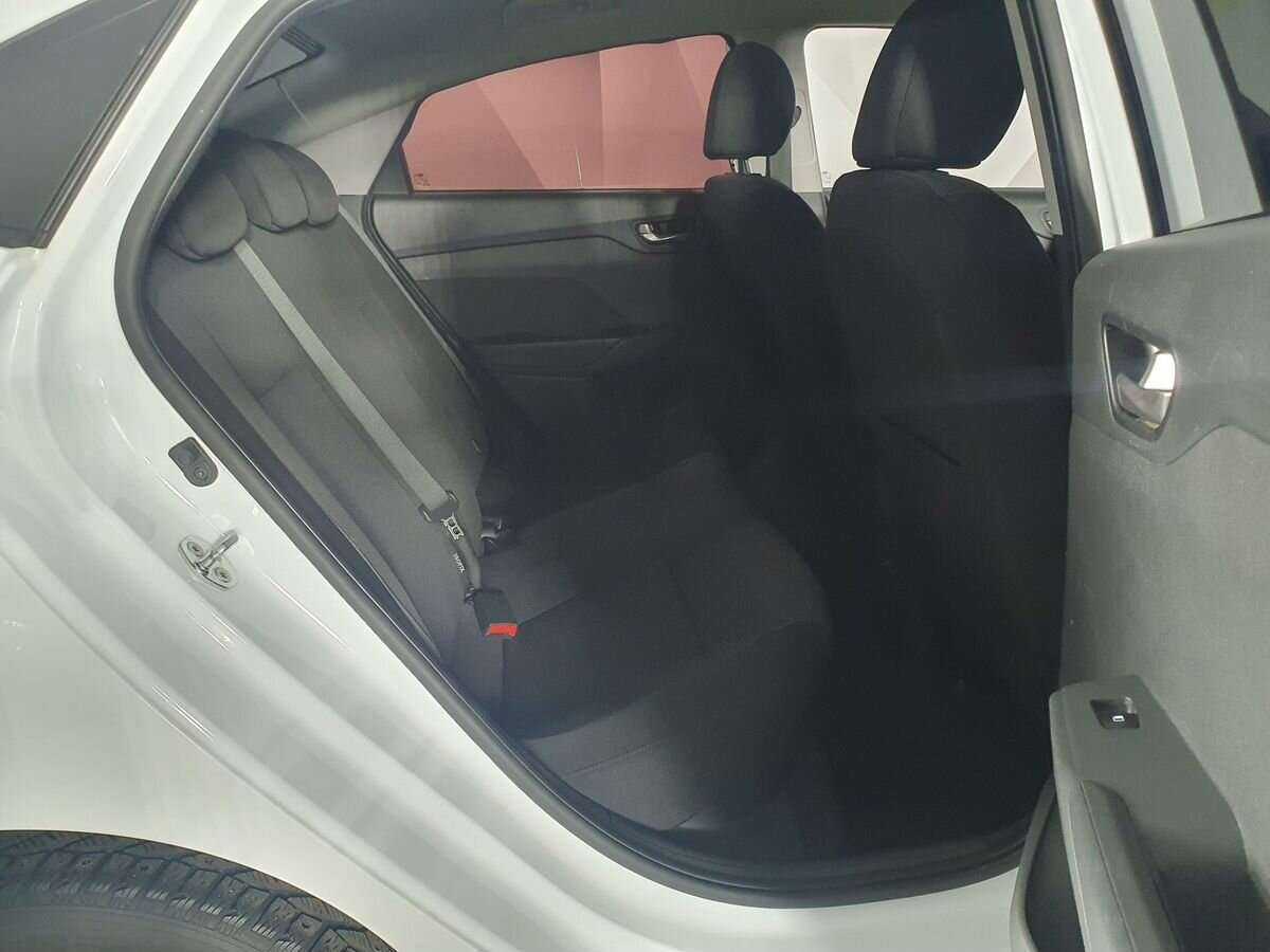 Купить Hyundai Solaris с пробегом. Фото: #9