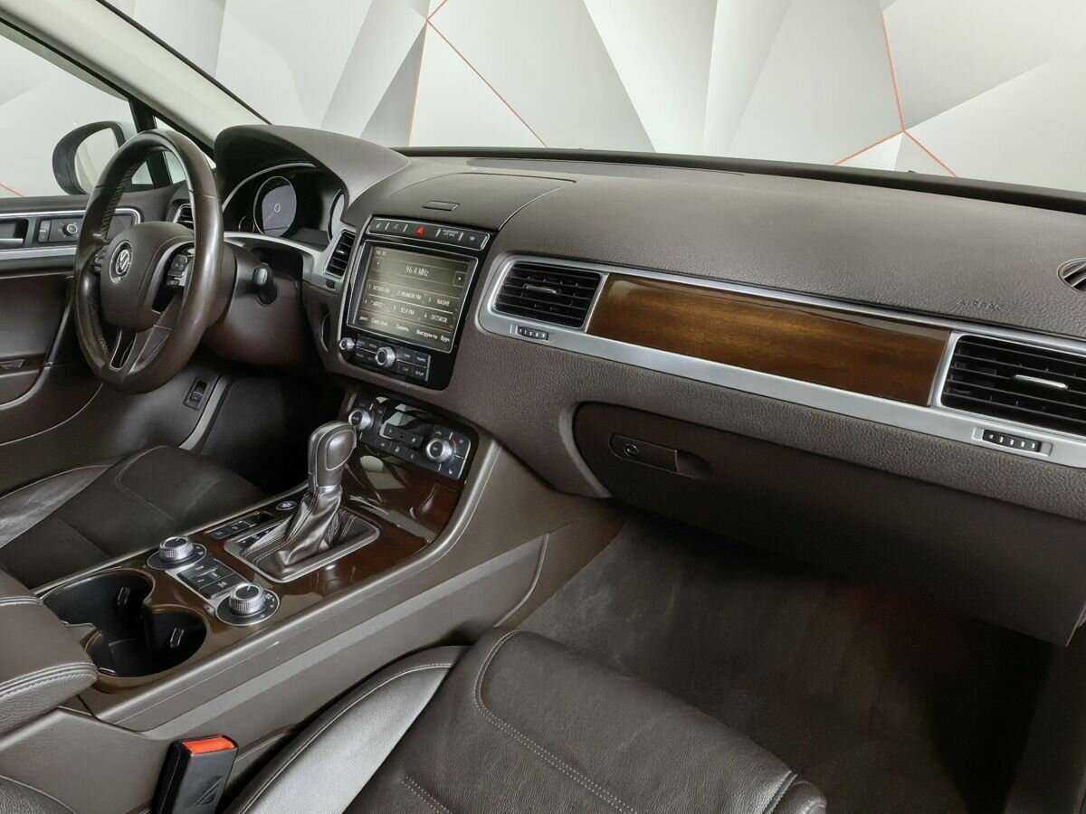 Купить Volkswagen Touareg с пробегом. Фото: #8
